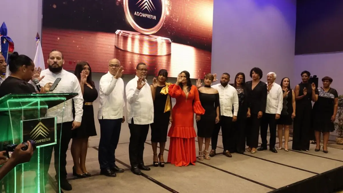 Nueva directiva liderada por Sarah Hernández asume el liderazgo presidencia de Adompretur