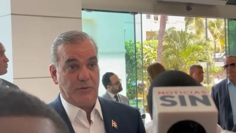 Abinader sobre apagones: "entendemos la molestia de la gente, estamos trabajando día a día para solucionarlo"