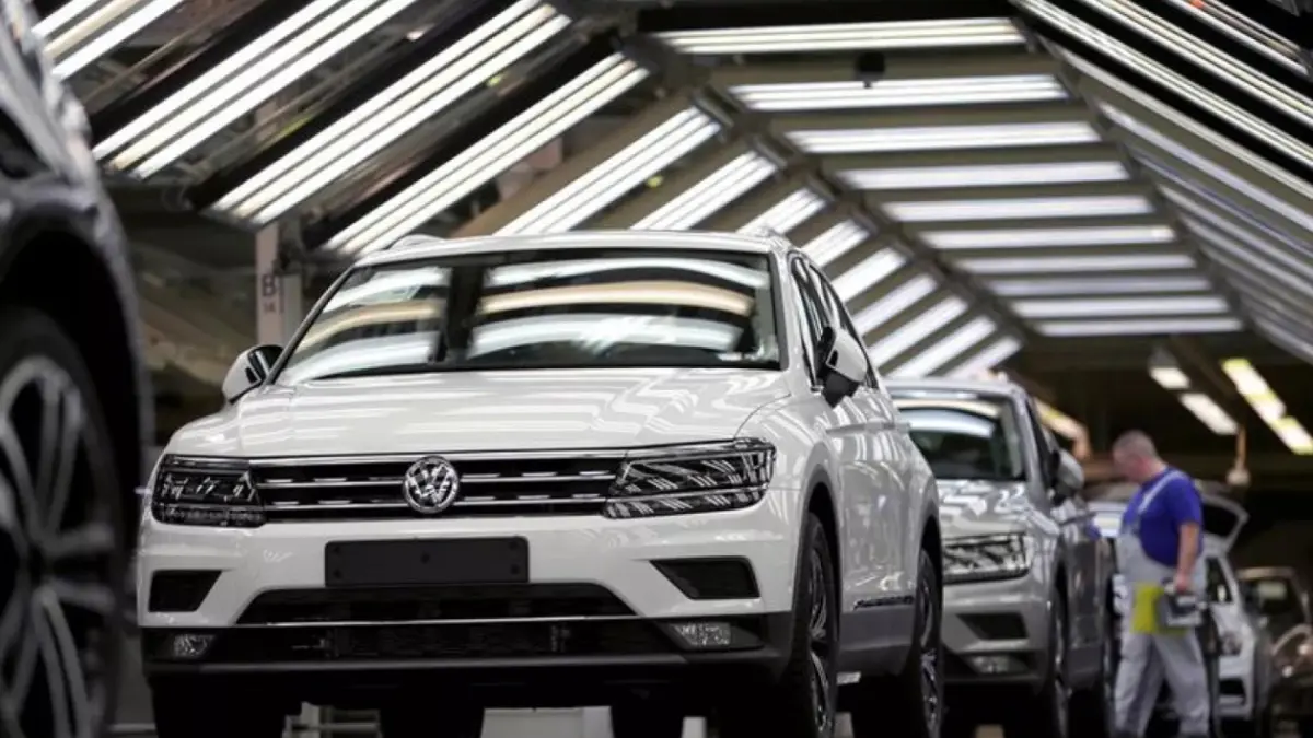 El acuerdo entre la UE y EEUU prevé bajar el arancel de los coches al 15% con condiciones