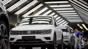 El acuerdo entre la UE y EEUU prevé bajar el arancel de los coches al 15% con condiciones