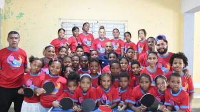 M&aacute;s de 60 ni&ntilde;os de barrios de la Capital participan en el Tercer Campamento de Tenis de Mesa de la inmortal del deporte Blanca Iris Alejo