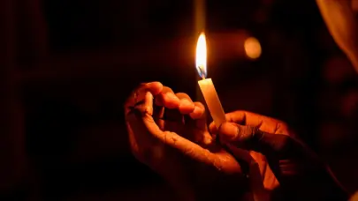 Causas de los apagones seg&uacute;n Edeeste: D&eacute;ficit de generaci&oacute;n, consumo nocturno y redes ilegales