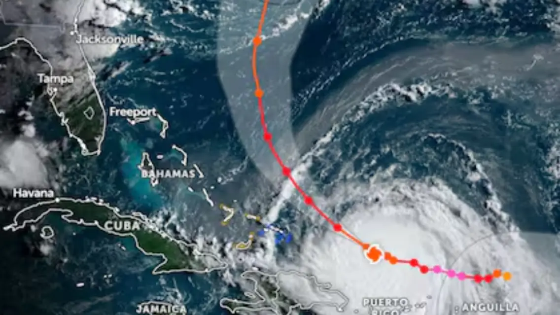 El huracán Erin se aleja de Carolina del Norte, pero se mantienen advertencias en EE.UU.