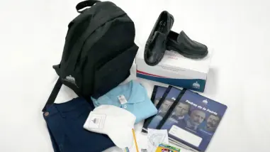 Deficiencias en entrega de kits escolares preocupan a docentes y padres en Villa Mella