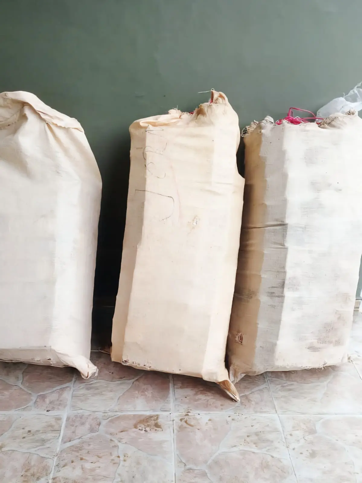 Sacos con cigarillos.