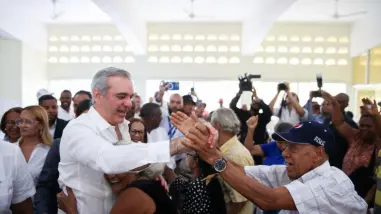 Abinader entregará centros educativos y títulos de propiedad este fin de semana