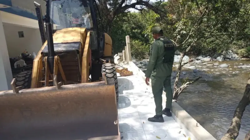 SENPA y Medio Ambiente demuelen construcciones ilegales y detienen implicados en incendios forestales