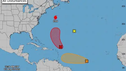 Centro Nacional de Huracanes vigila onda tropical identificada como AL99