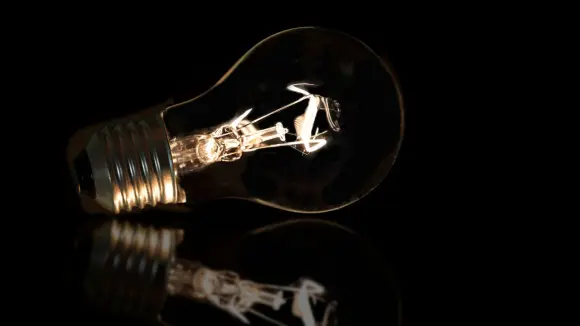 Residentes exigen solución a apagones tras cinco noches sin luz en SDN