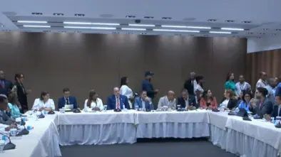 Ministro de Hacienda explica a Pacheco de dónde saldrá el financiamiento del presupuesto complementario