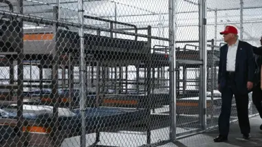 Orden de cierre para el Centro de Detención Migratorio Alligator Alcatraz en Florida