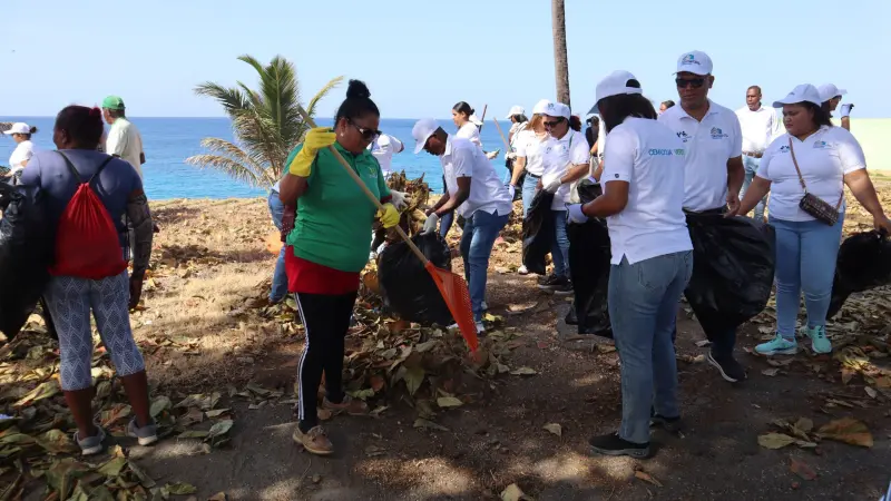 Acción conjunta de Digecac, Cemadoja y Eco-Joven en recogida de plásticos