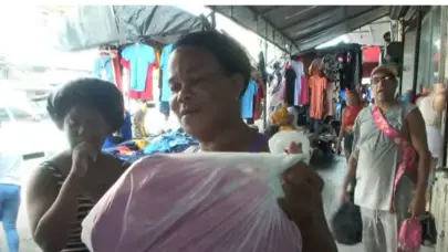 Padres se apresuran a completar útiles escolares para regreso a clases.