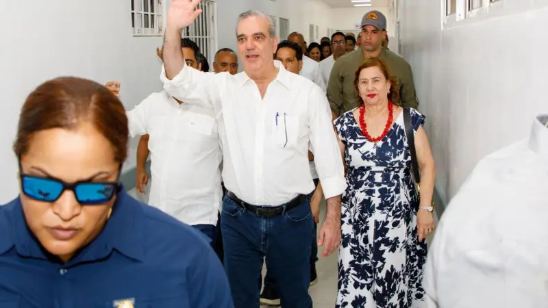 Abinader inaugura ampliación del Área de Internamiento del Hospital Regional Luis Morillo King