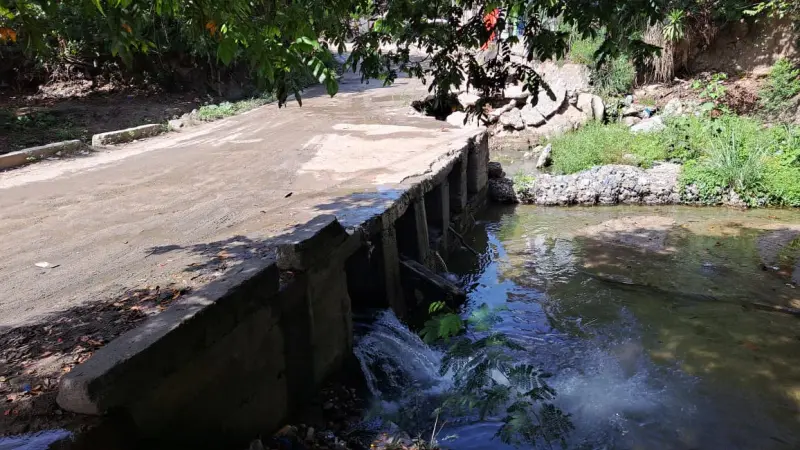 Comunidad realiza paro de labores en demanda de soluciones viales y educativas en Sabaneta