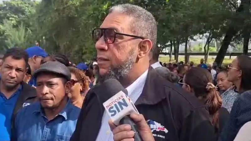 ADP en Bonao denuncia botellas en Departamento de Alfabetización: realizan paro de docencia en respaldo