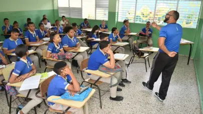 Bono a mil genera expectativas entre padres en el inicio del año escolar