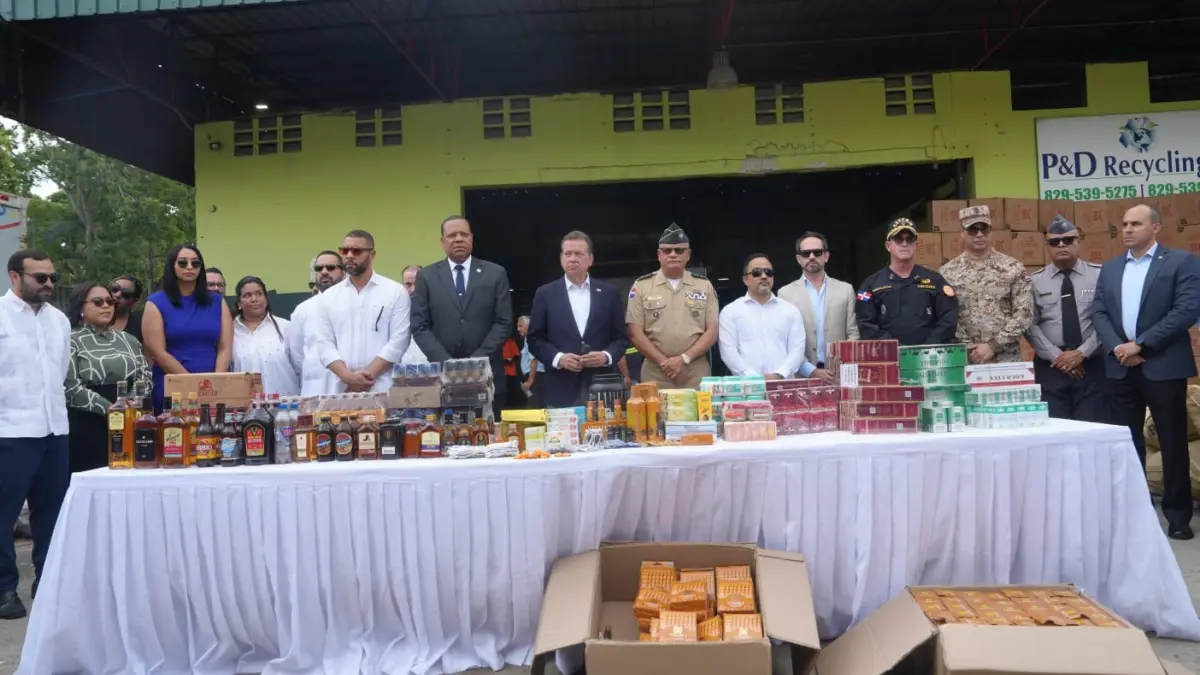 Incinerados productos ilícitos para combatir comercio ilegal en RD