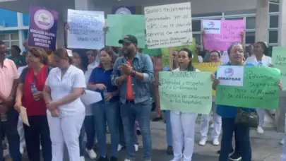 Enfermeras realizan paro de labores de 24 horas por mejores condiciones laborales en SFM y Moca