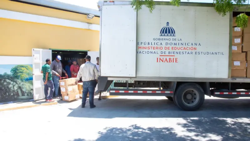 Gobierno garantiza entrega total de útiles escolares en un plazo de ocho semanas