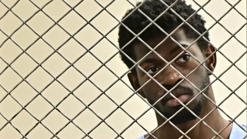 Lil Nas X sale en libertad tras ser acusado de cuatro delitos graves en California