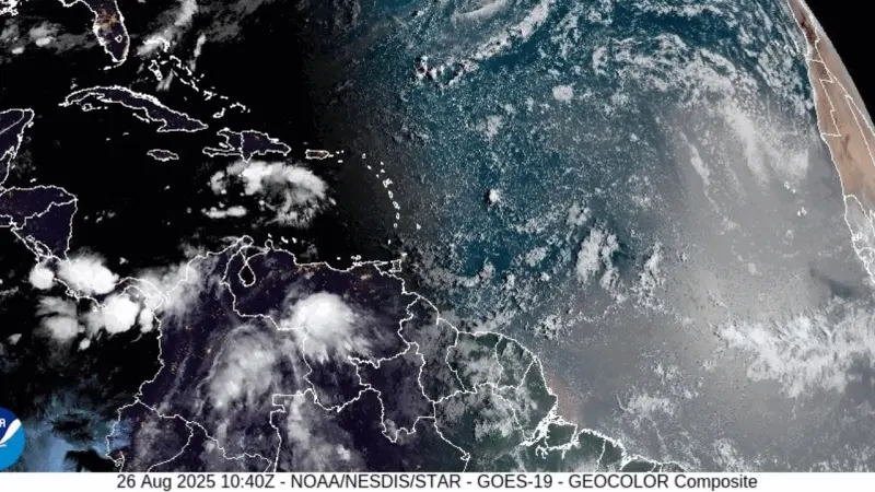 La humedad asociada a una onda tropical producirá aguaceros con tormentas eléctricas y ráfagas de viento