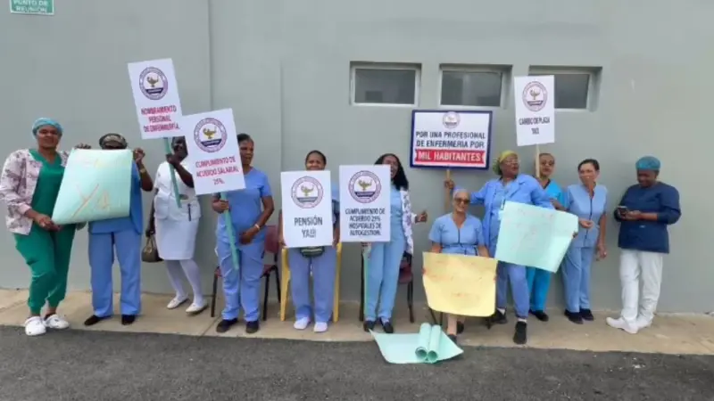 Enfermeras de diferentes centros de salud en Monte Plata protestan por mejores condiciones laborales