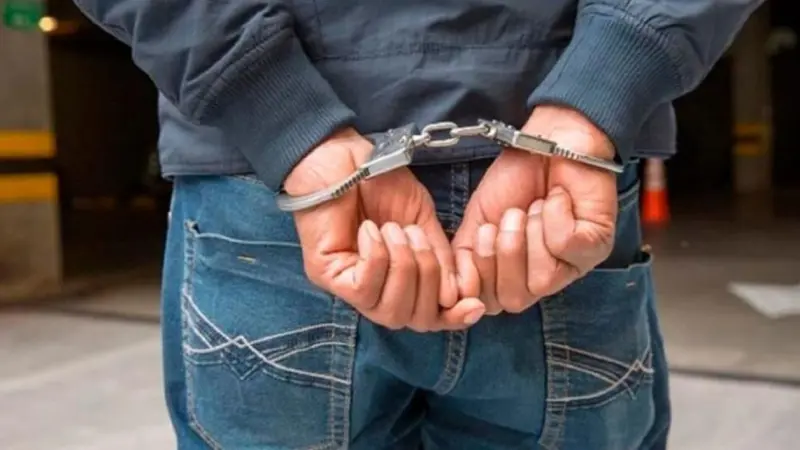 Diez años de prisión para dos agentes policiales por robo agravado