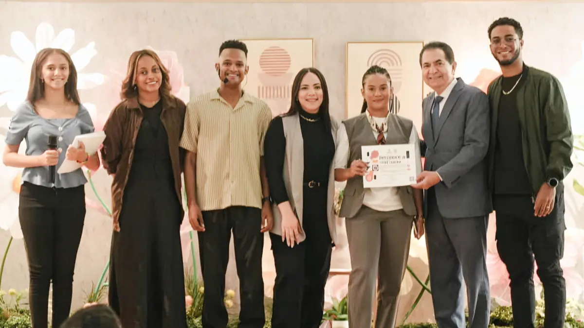 World Worship recibe reconocimiento por aportes a la juventud