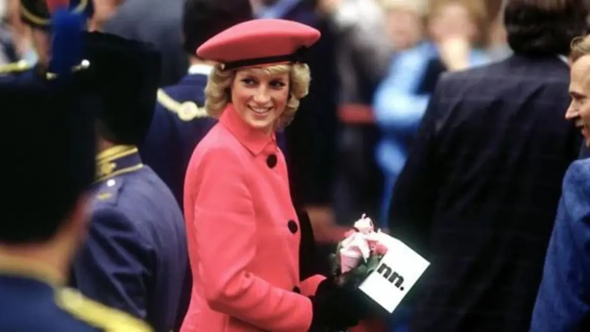Desenterrada en Londres una cápsula del tiempo con objetos de la princesa Diana.