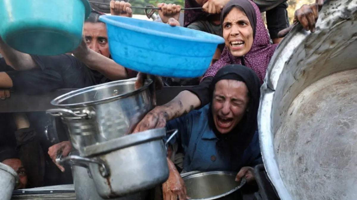 Israel mató el martes a 76 personas en la Franja de Gaza, 18 mientras buscaban comida