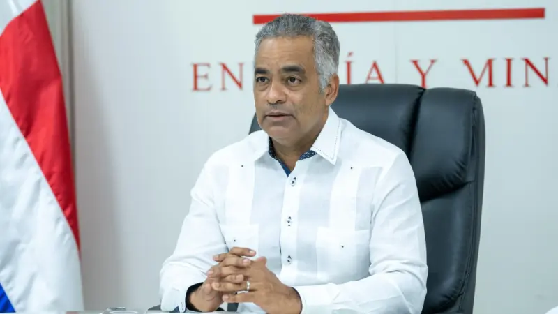 Ministro Joel Santos refuerza capacidad eléctrica ante aumento de demanda