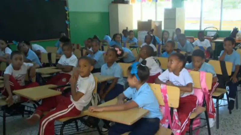 Piden asistir a clases, aunque no hayan entregado los kits escolares