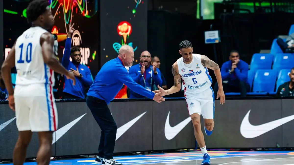 Juego entre Brasil y RD en la FIBA AmeriCup 2025.