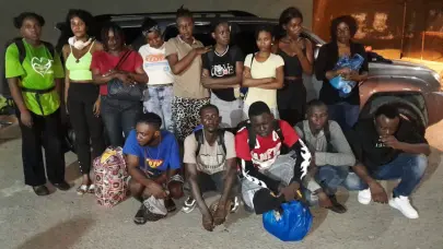 Ej&eacute;rcito detiene jeepeta con 14 indocumentados durante operativo en Mao 