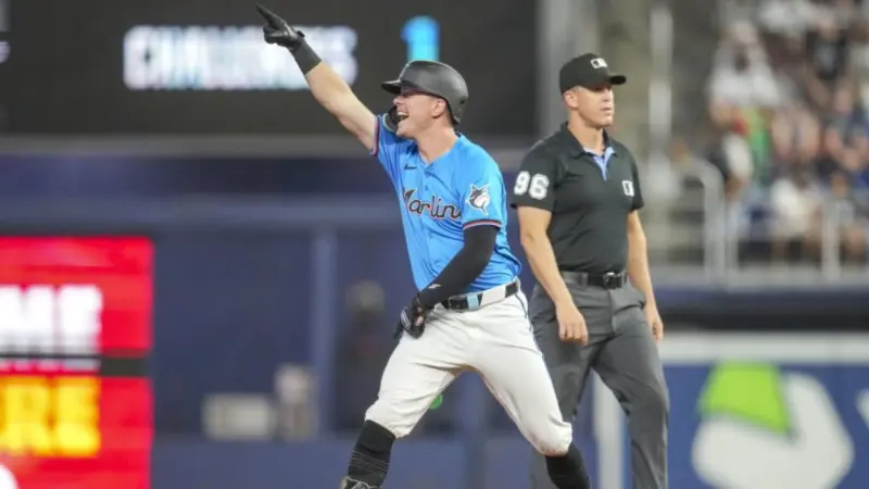 Se vacían las bancas entre Bravos-Marlins; Mets barren su serie y Yanquis registran kilométrico inning