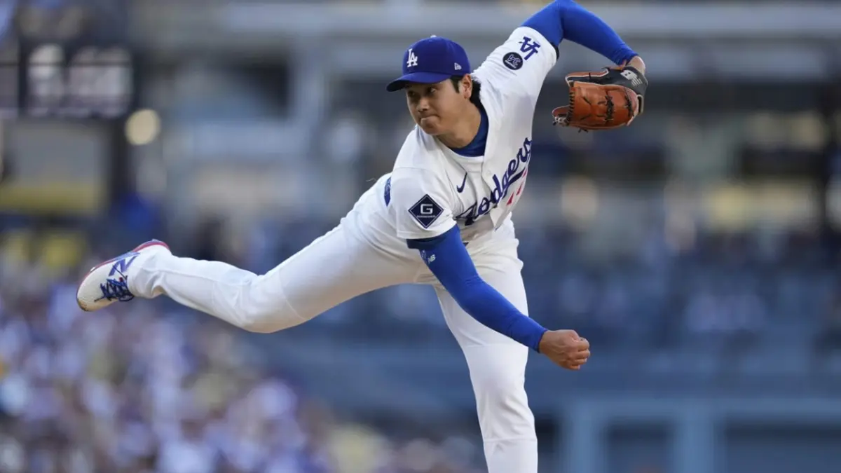 Ohtani sumó 9 de los 19 ponches para barrer a los Rojos