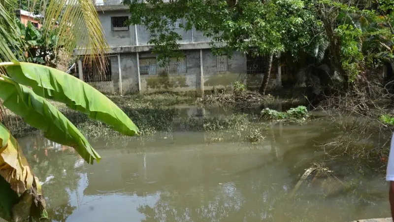 Inundaciones en Los Cazabes y Villa Linda por desbordamiento de cañadas