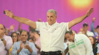 PLD respalda posible aspiraci&oacute;n de Castillo a la precandidatura para la presidencia 2028-2032