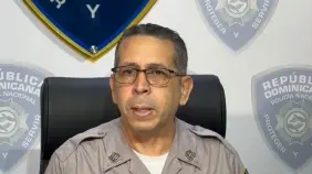Policía Nacional persigue a seis hombres acusados de abusar de joven en Villa González; exhorta a entregarse