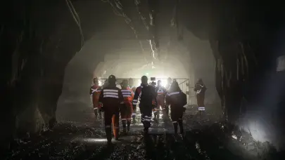 Evacúan mina chilena por sismo a un mes de trágico accidente