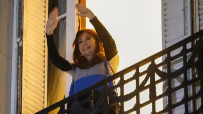 El peronismo vuelve a la casa de Cristina Fernández, después de tres años del atentado