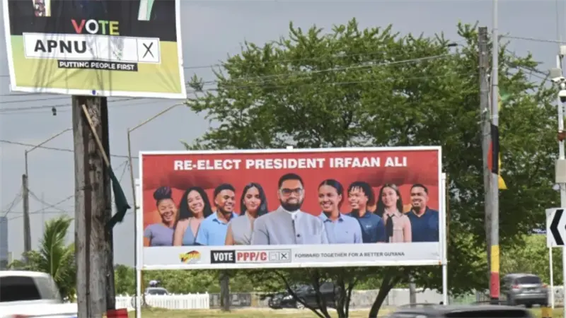El recuento de votos en Guyana perfila a partidos de Ali y Mohamed como los más apoyados
