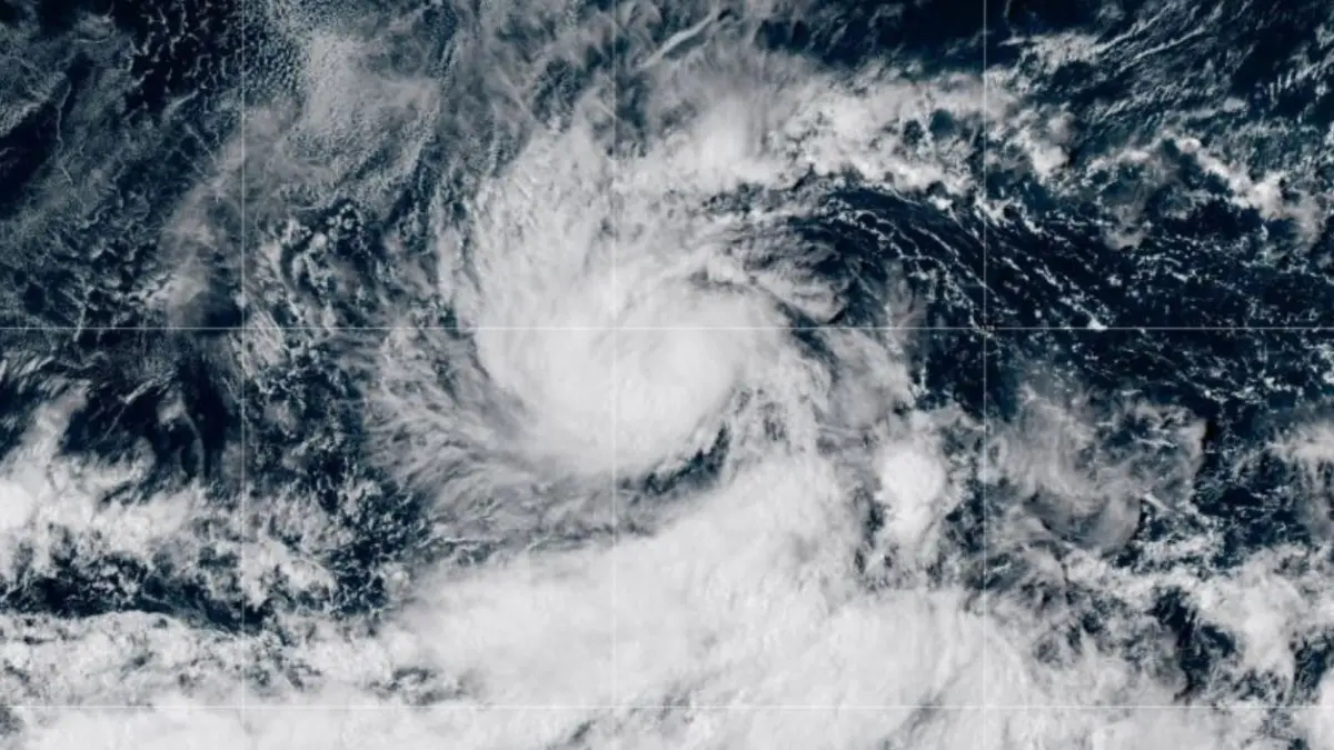 Se forma la tormenta tropical Kiko frente a costas del Pacífico mexicano
