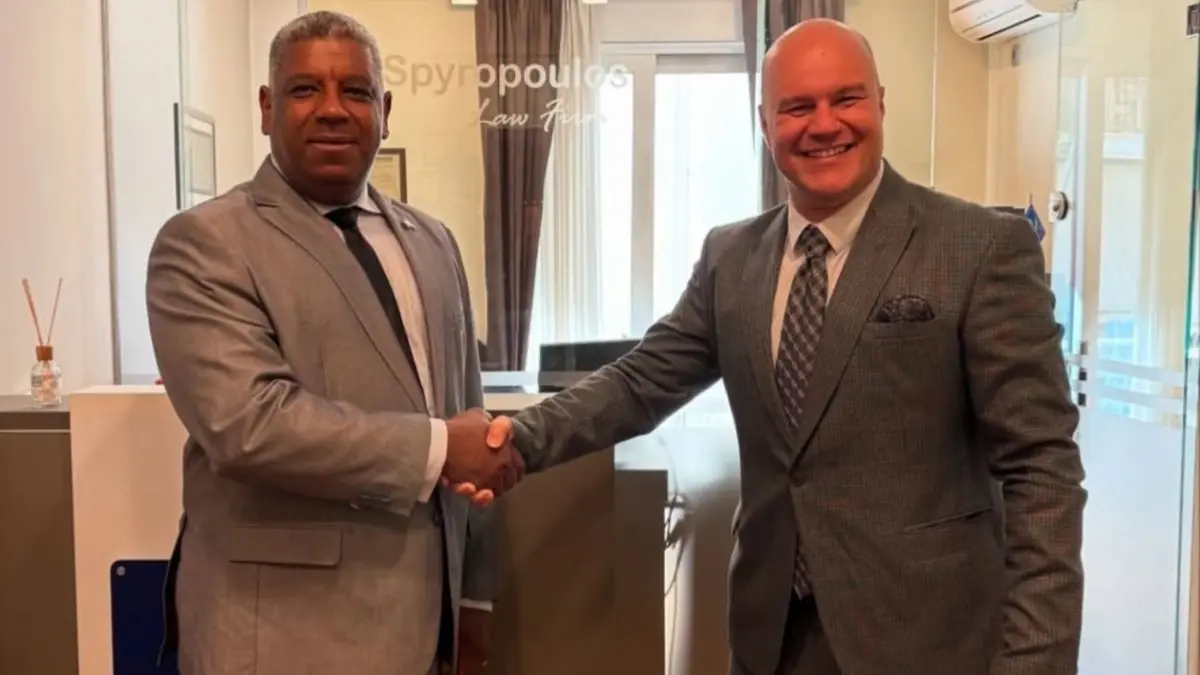 Cónsul general en Grecia y Fotios Apyropoulos sostienen encuentro para fortalecer diáspora dominicana