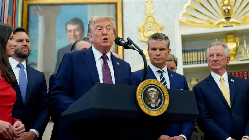 Trump afirma ataque de EE.UU. a barco cargado con drogas de Venezuela