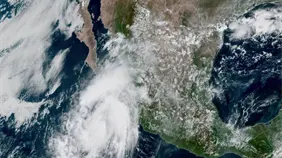 Lorena evoluciona a huracán de categoría 1 en el Pacífico mexicano