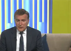 Wally Brewster aborda apagones en RD, situación en Venezuela y derechos LGBT