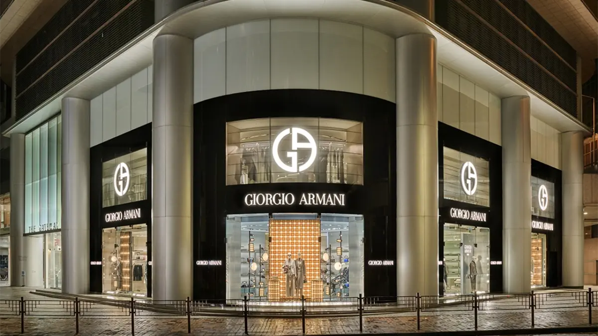 El imperio de Armani: moda, hoteles y restaurantes, pasará a su fundación