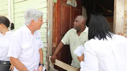 Edeeste y representantes del Banco Mundial recorren proyecto de rehabilitaci&oacute;n de redes en Los Guaricanos